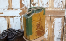 Oude jerrycan (131394)..verkocht