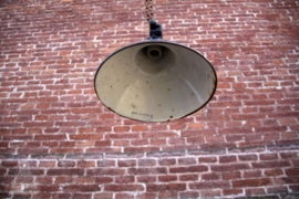 Geleefde zwarte industriële lamp (131047)..verkocht