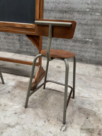 Set van 3 authentieke laboratoriumkrukken jaren 40 50 147791 verkocht
