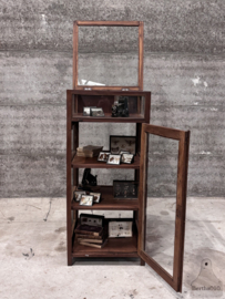 Oud Engels vitrine museumkast (147236)