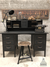 Antiek kantoorbureau (145149) verkocht