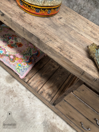 Franse oude werkbank met drie laden 147959