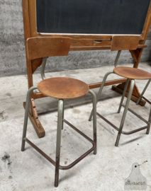 Set van 3 authentieke laboratoriumkrukken jaren 40 50 147791 verkocht