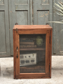 Antiek houten wandkastje 148177