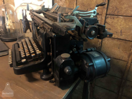 Oude typemachine Mercedes (138510) verkocht