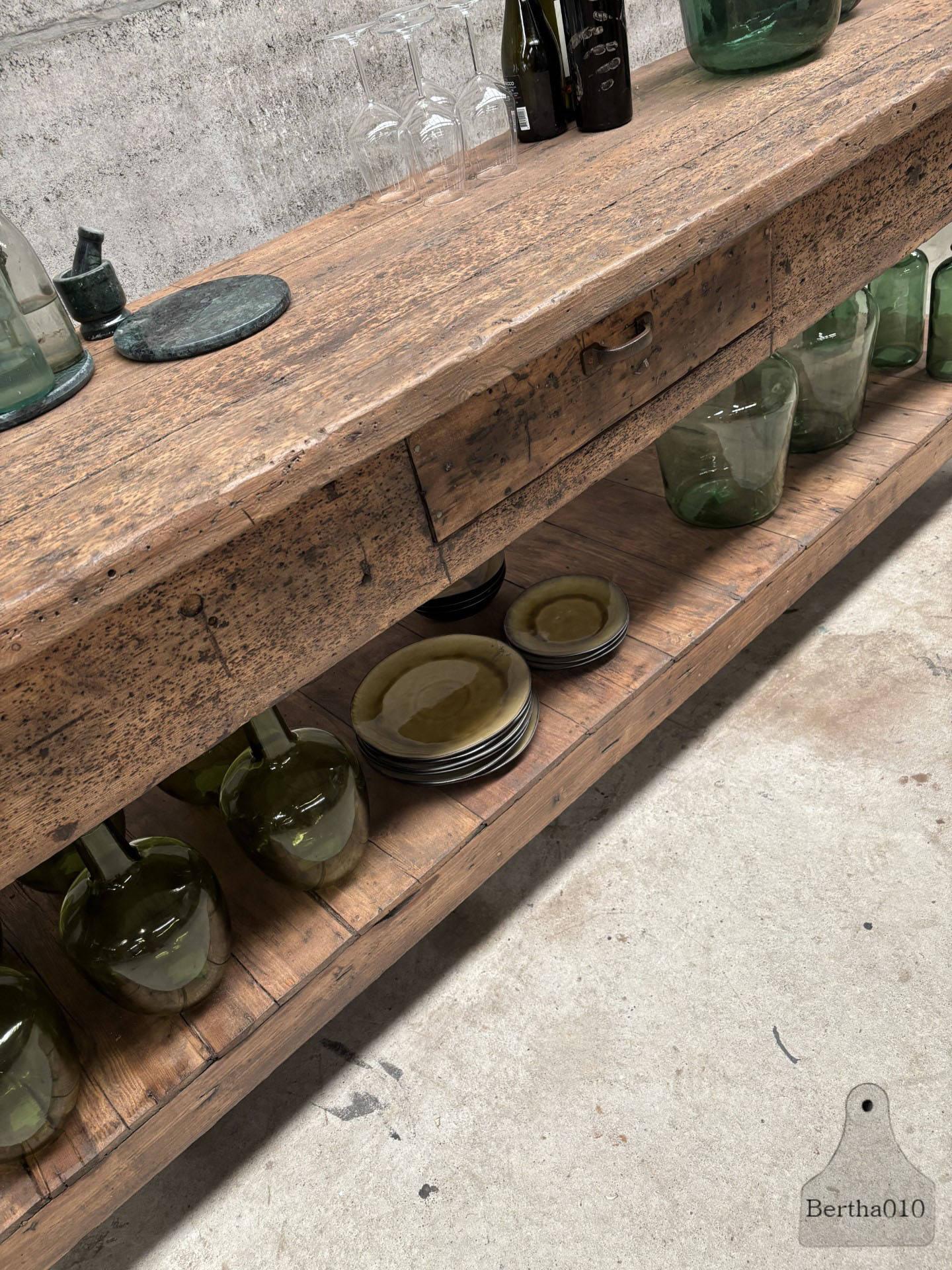 Tafels, bureau's, toonbanken
