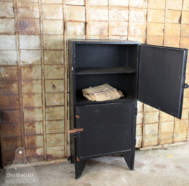 Fabriekskast (134559)..... verkocht