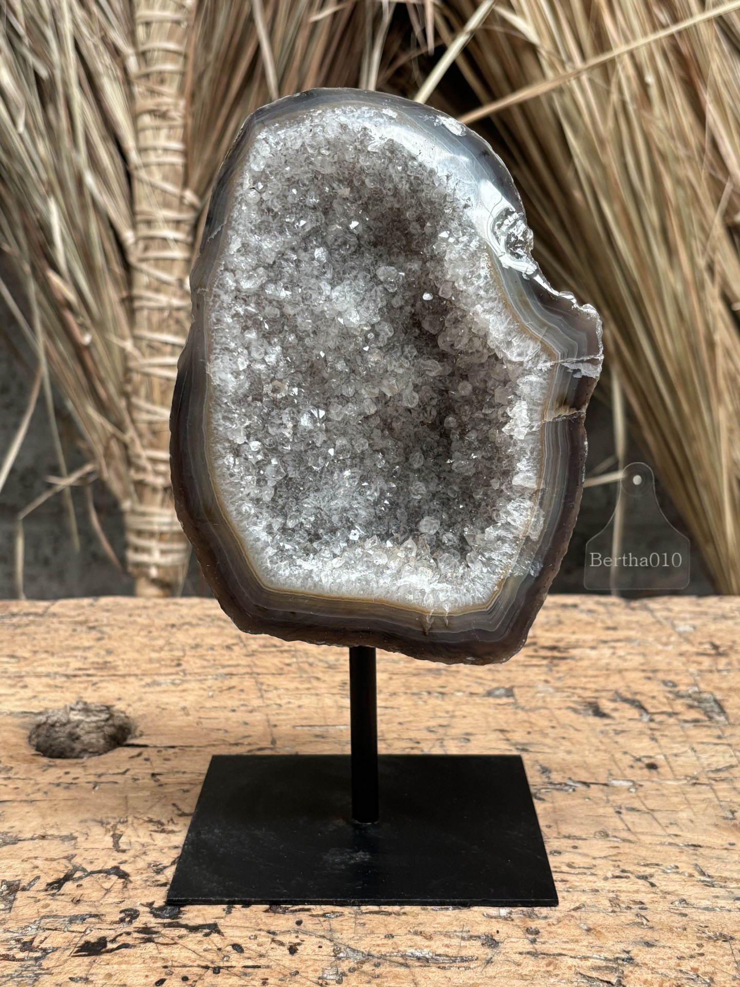 Amethist op standaard 147537 hoogte 24 cm