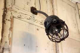 Industriële Bullylamp voor aan de wand (133531. 133532)...verkocht