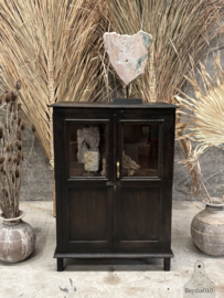 Oud Vitrinekastje, smal, Gebobbeld Glas, Zwart met Mooie Patina 147426
