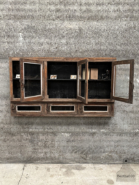 Antieke unieke houten hangvitrine uit de jaren 20 30 147729 verkocht