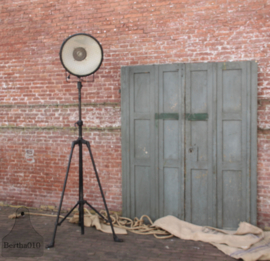 Fabriekslamp op ijzeren statief (133490)........verkocht