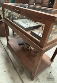 Oude houten museumvitrine 1930 1940 148113
