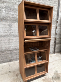 Oude bibliotheekkast 147424