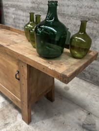 Oude werkbank met schuifdeuren 147807 lengte 228 cm