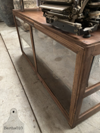 Authentieke oude winkelvitrine 148118