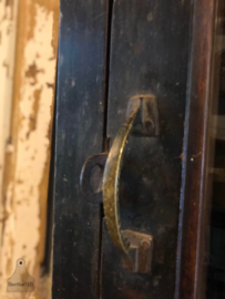 Engelse vitrinekast zwart hout (141876) verkocht