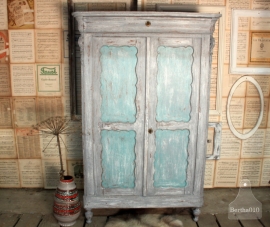 Antieke geleefde kast turquoise (130955)..verkocht