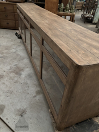 Iconische toonbank uit de jaren 40 van 356 cm lang keukeneiland dressoir 147821a verkocht