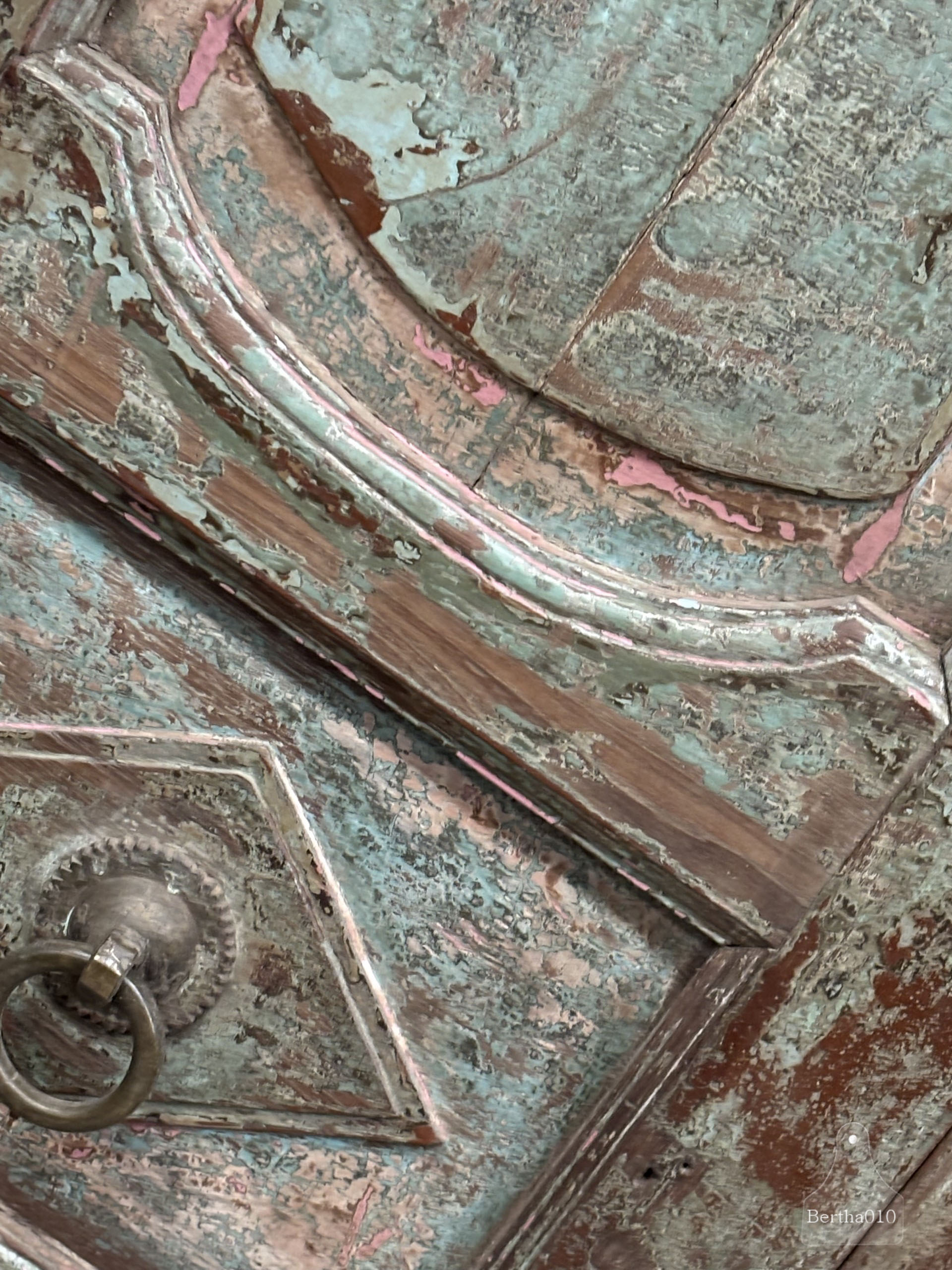 Grote honderden jaren oude Oosterse poort 147492
