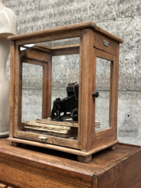 Laboratorium vitrine 147668a verkocht