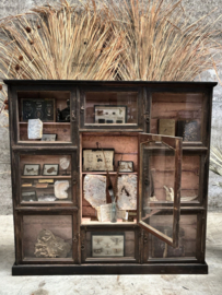 Topstuk smalle uniek vitrine hangkast 148095
