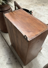 Antiek houten wandkastje 148177