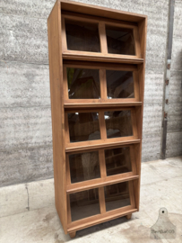 Oude bibliotheekkast 147424