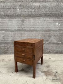 Oud houten keukenblok op hoge poten  jaren 20 30 147775