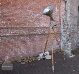 Fabriekslamp op statief (132121)..verkocht