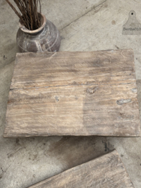 Antieke kleine Naga tafel 147436 Naga table bleach Nagatafel