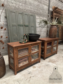 Uniek duo antieke winkel vitrines 148104