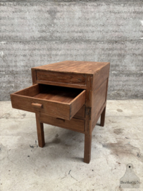 Oud houten keukenblok op hoge poten  jaren 20 30 147775