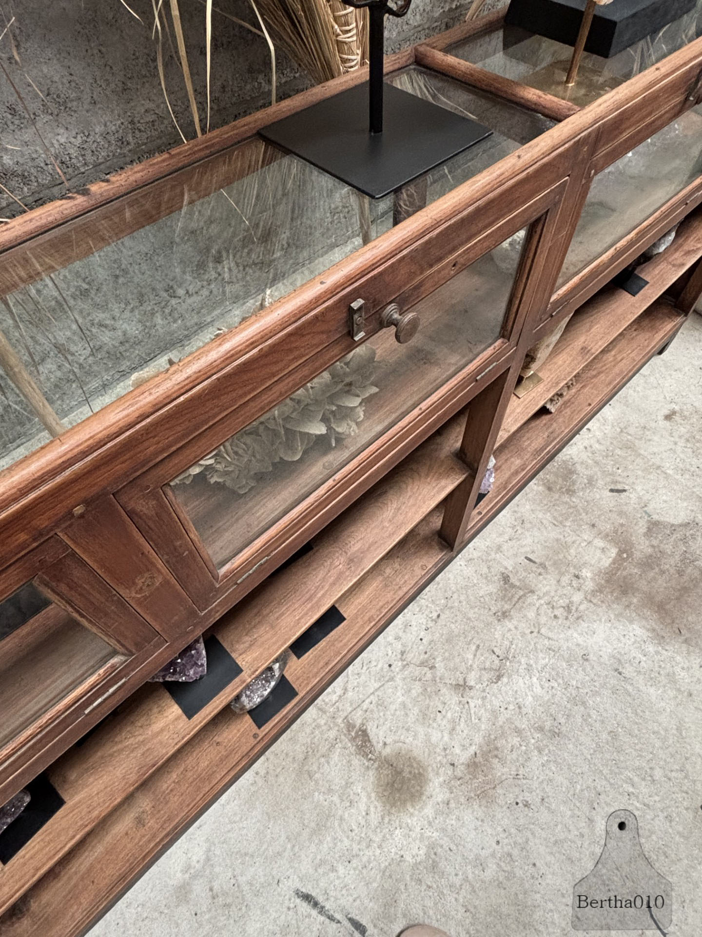 Antiek Engels houten dressoir, smal & Elegant 147446 verkocht