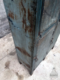 Bijzonder hoge oud kast met prachtige patina (146606) 268 cm hoog verkocht