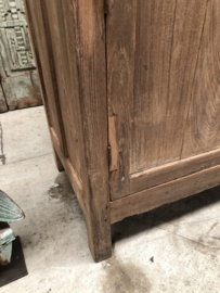 Oude houten vakkenkast (146057)