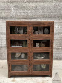 Antieke houten vitrinekast, 8 glazen deuren prachtige patina 147676 verkocht