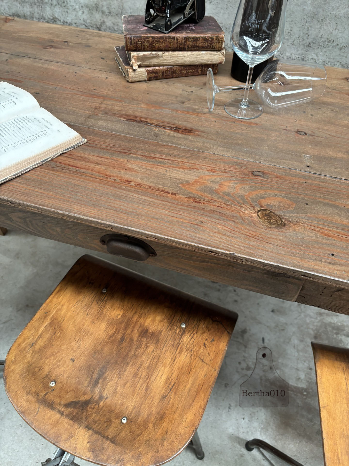 Hoge antieke boeren tafel 147611