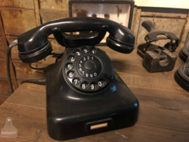 Oude telefoon jaren 50 (138532)