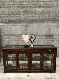 Karaktervolle oude winkeltoonbank  vitrinekast glazen blad jaren 20 40 147863