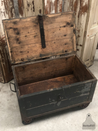 Oude Amerikaanse WO 2 kist (145244) verkocht