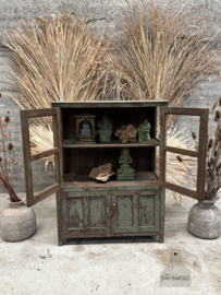 Charmante antieke vitrinekast met originele patina 147708
