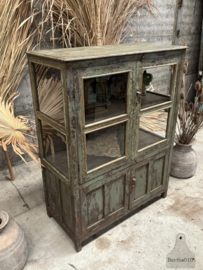 Charmante antieke vitrinekast met originele patina 147708