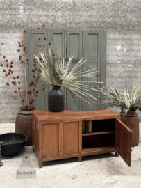 Unieke houten trappentafel 148174