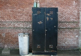 Industriële zwarte locker (131044)..verkocht