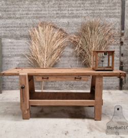 Authentieke Houten Werkbank uit Frans Atelier 147375 lengte 239 cm