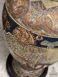 Monumentale Antieke Japanse Satsuma vloervaas, hoogte 61 cm 147977