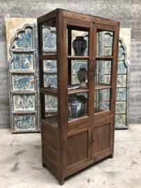 Oude vitrinekast (146118) 182 cm hoog