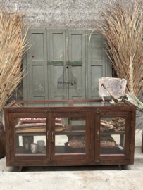 Antieke museumtoonbank winkelvitrine ca 1920 1940 148149