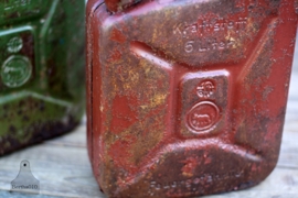 Oude geleefde jerrycan (131792)..verkocht